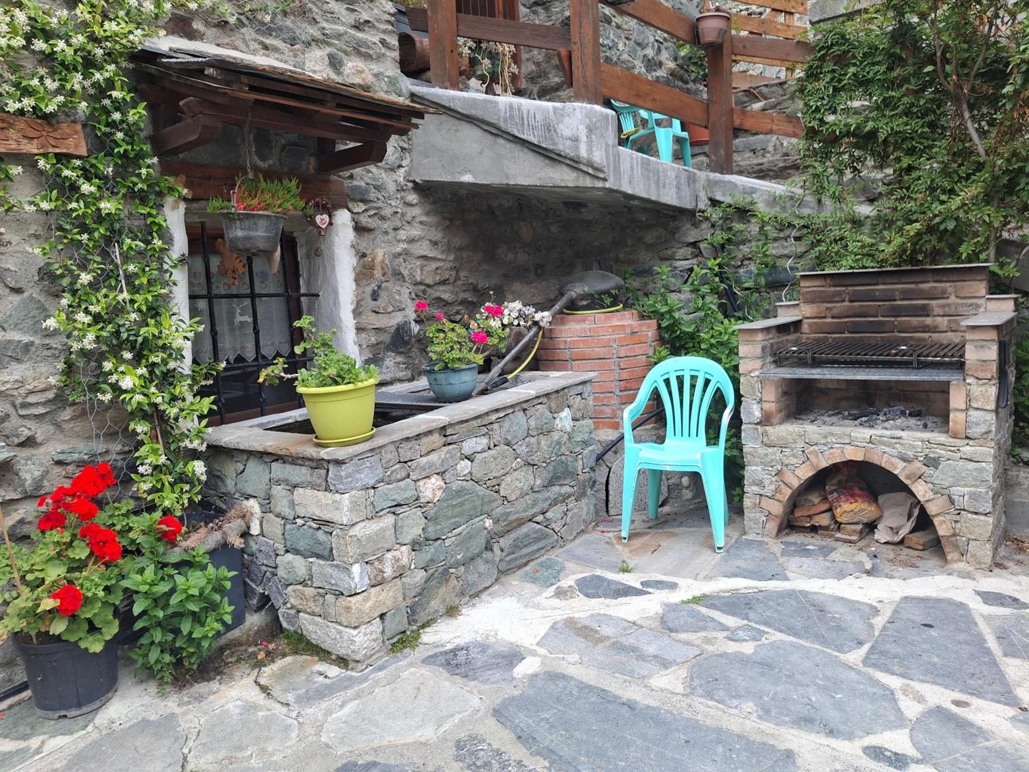 Fiocco Di Neve Apartment Montjovet Exterior photo